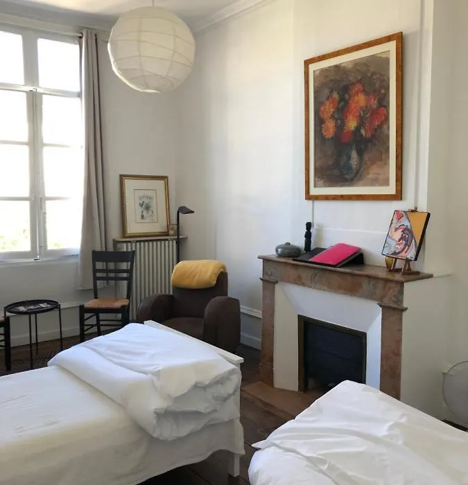 Beautifully Renovated Rooms On Place New York-1